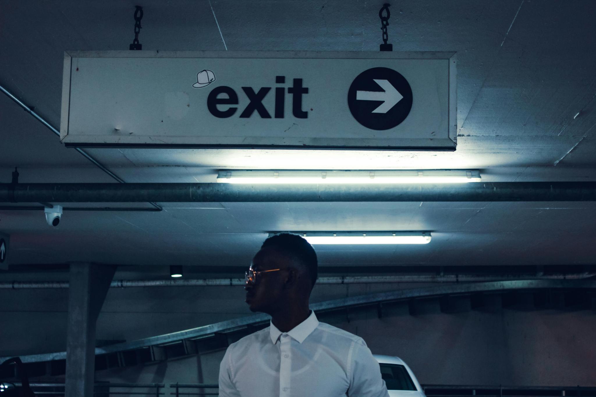 8 Ways To Look Stoic When You’re Internally Losing it – Student of Stoicism